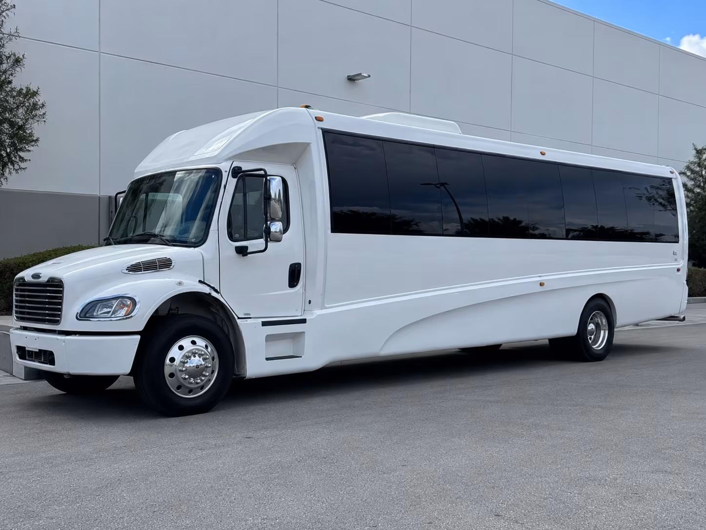 newport news party bus