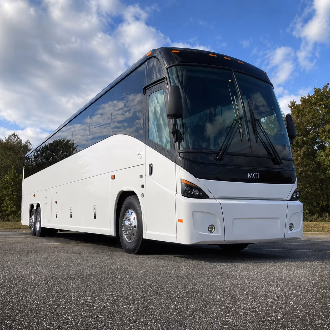 newportnewscharterbuscompany com can connect groups flying into phf directly to colonial williamsburg and the historic triangle